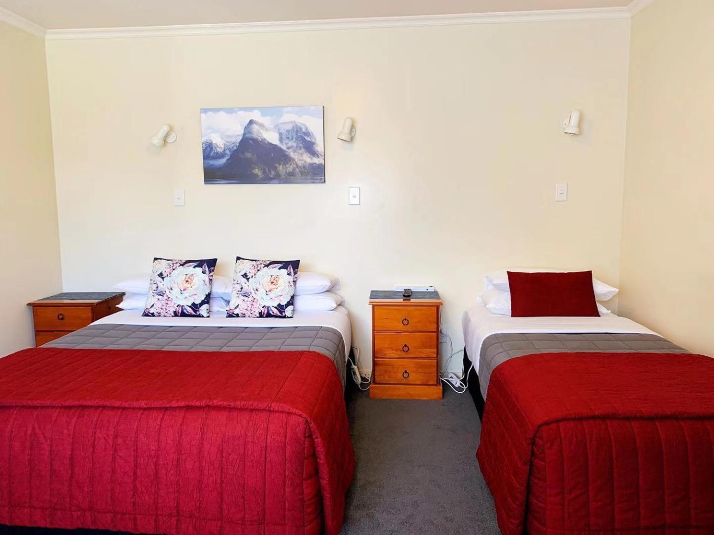 Amber Court Motel Te Anau Ngoại thất bức ảnh