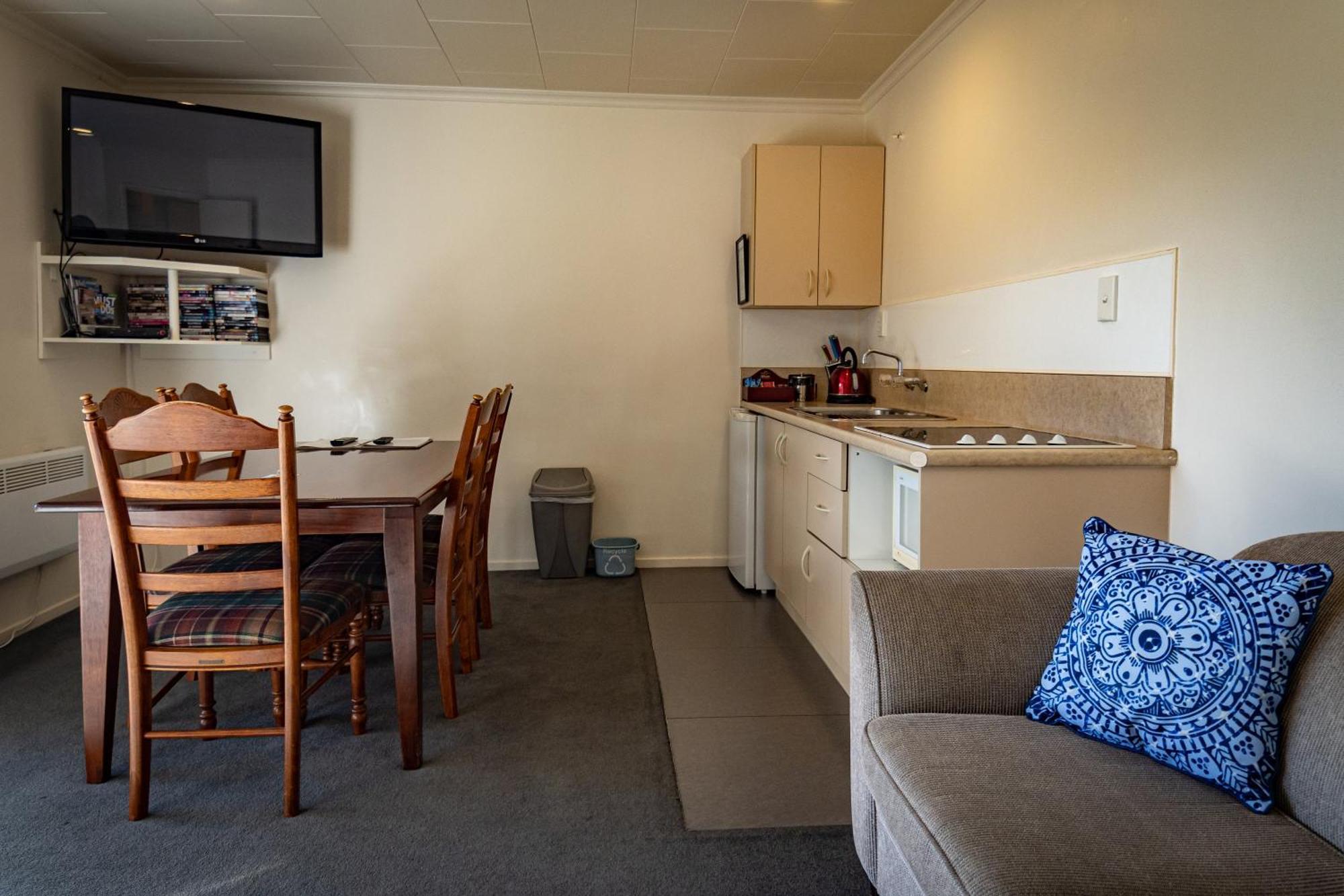 Amber Court Motel Te Anau Ngoại thất bức ảnh
