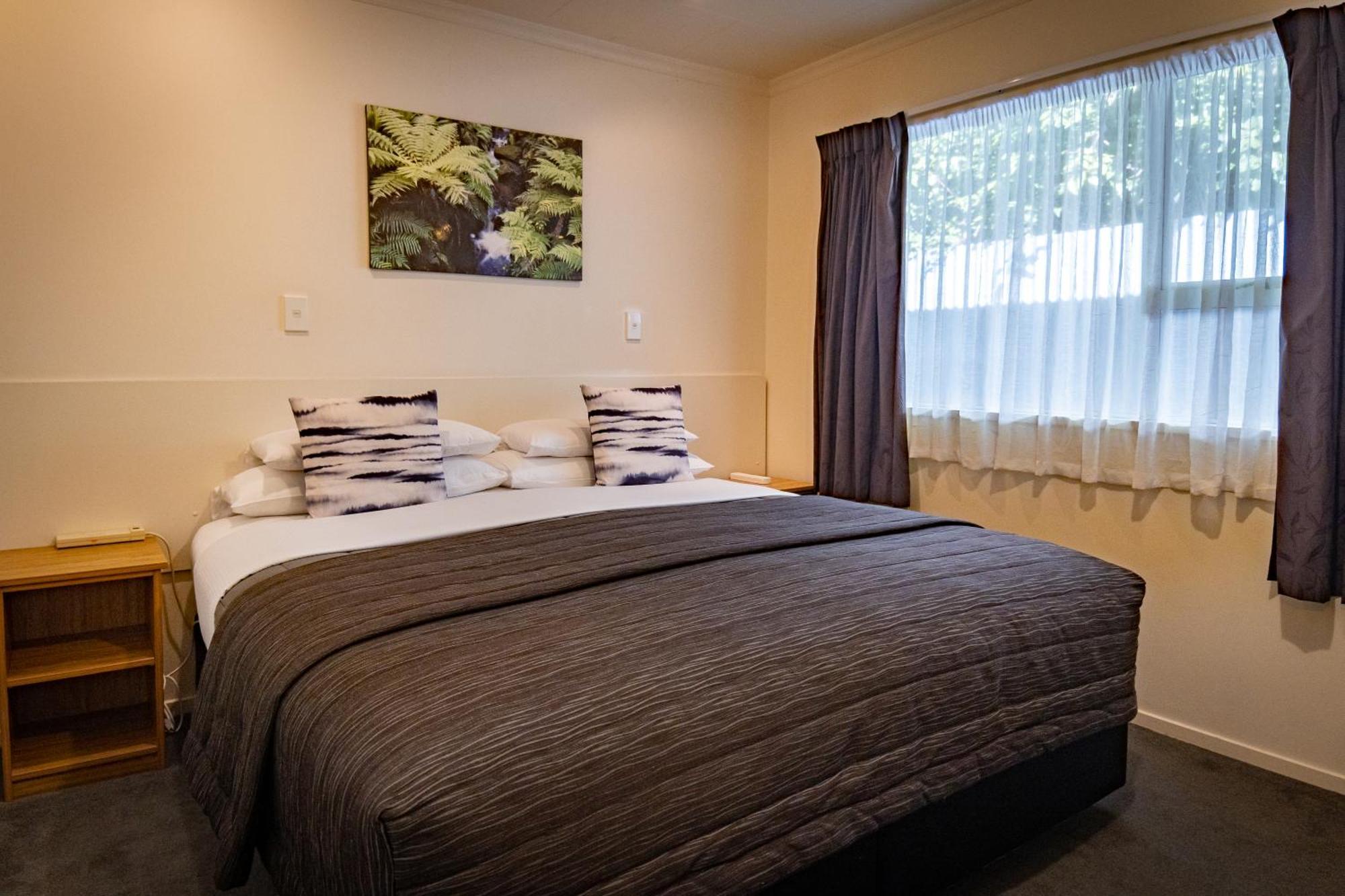 Amber Court Motel Te Anau Ngoại thất bức ảnh