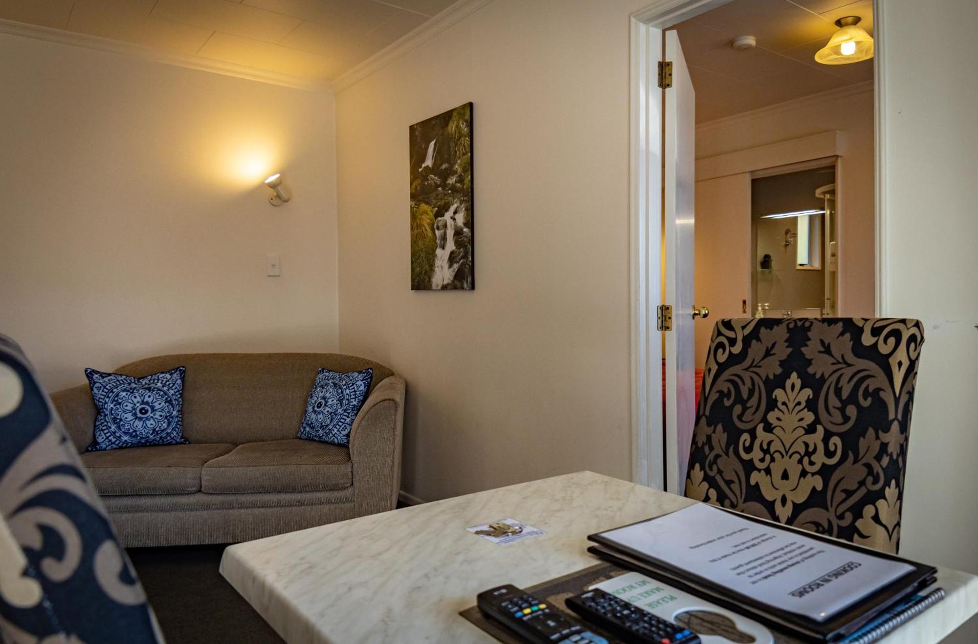 Amber Court Motel Te Anau Ngoại thất bức ảnh