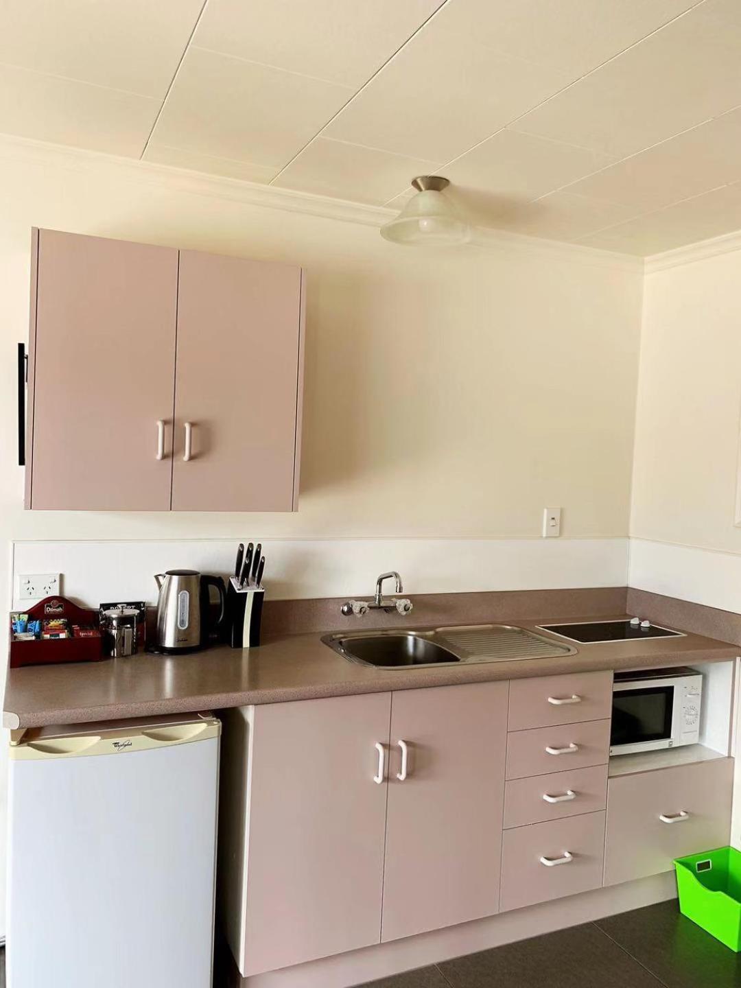 Amber Court Motel Te Anau Ngoại thất bức ảnh