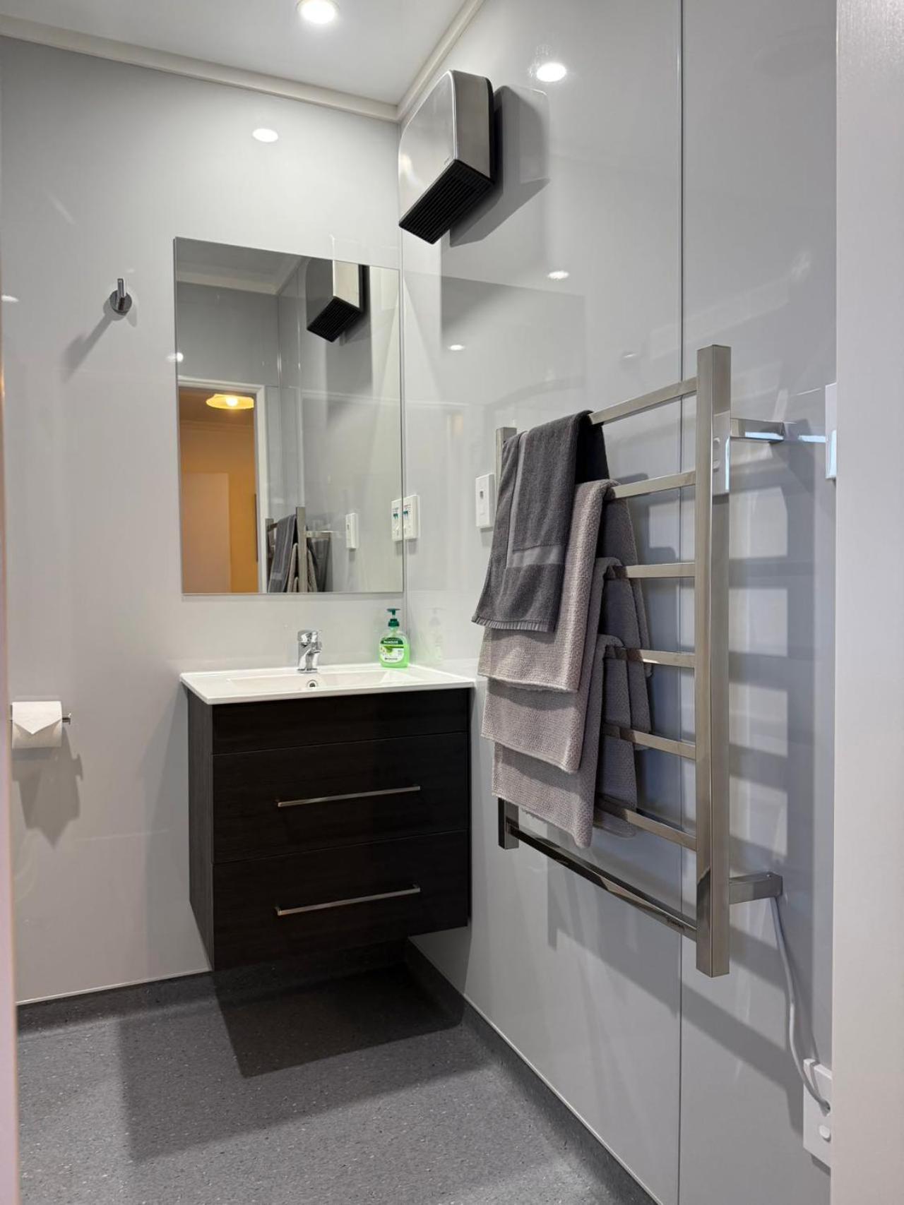 Amber Court Motel Te Anau Ngoại thất bức ảnh
